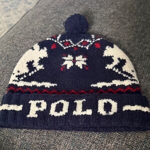 Vintage EUC Ralph Lauren Navy Knit Beanie with skier Design